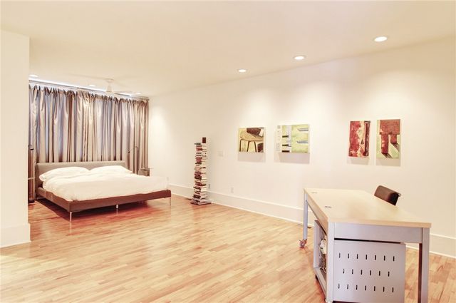 80 W Lafayette Street, Fayetteville, AR 72701