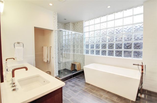 80 W Lafayette Street, Fayetteville, AR 72701