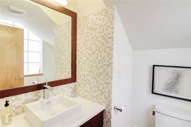 80 W Lafayette Street, Fayetteville, AR 72701