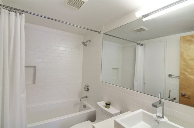 80 W Lafayette Street, Fayetteville, AR 72701