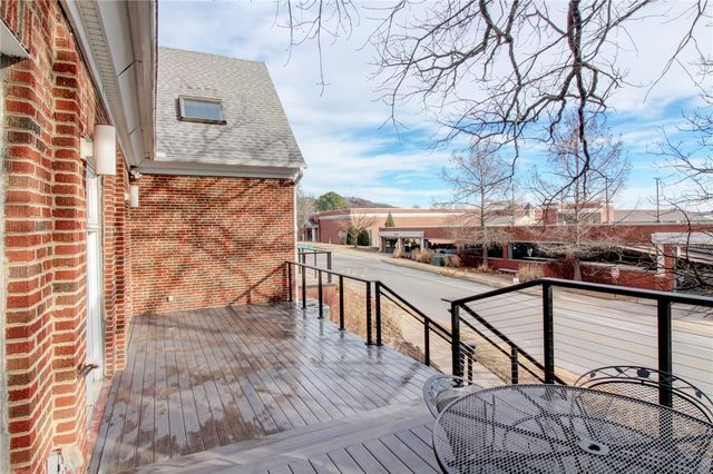 80 W Lafayette Street, Fayetteville, AR 72701