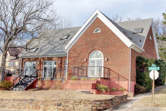 80 W Lafayette Street, Fayetteville, AR 72701