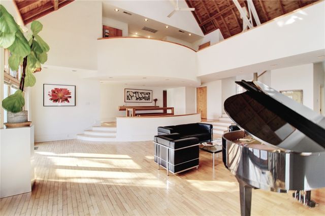 80 W Lafayette Street, Fayetteville, AR 72701