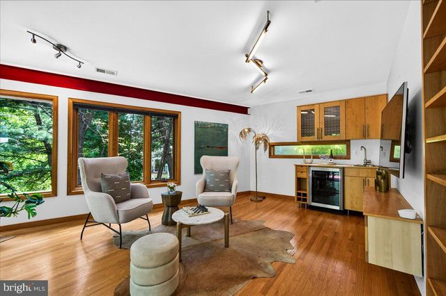4301 37TH RD N, Arlington, VA 22207