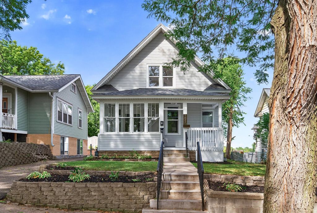 1047 5th Street E, Saint Paul, MN 55106 — exterior