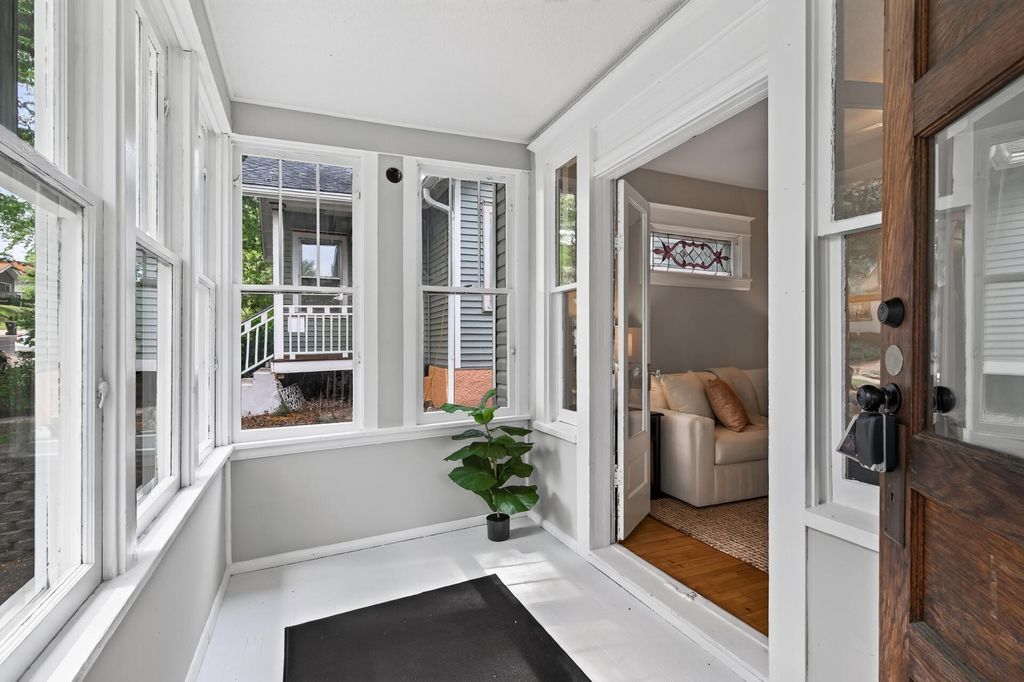 1047 5th Street E, Saint Paul, MN 55106 — photo 2