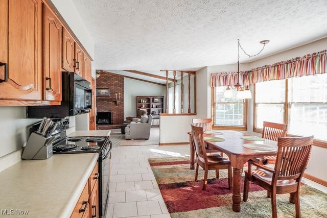 6402 Blossomwood Circle NE, Canton, OH 44721