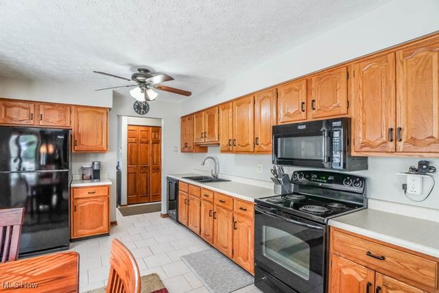 6402 Blossomwood Circle NE, Canton, OH 44721