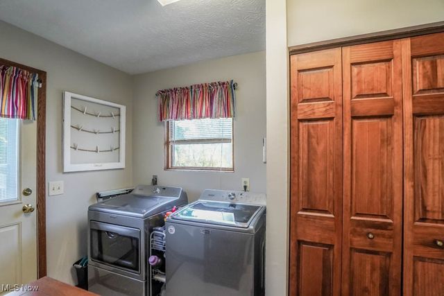 6402 Blossomwood Circle NE, Canton, OH 44721