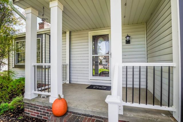 6402 Blossomwood Circle NE, Canton, OH 44721