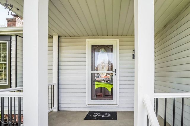 6402 Blossomwood Circle NE, Canton, OH 44721