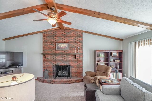 6402 Blossomwood Circle NE, Canton, OH 44721