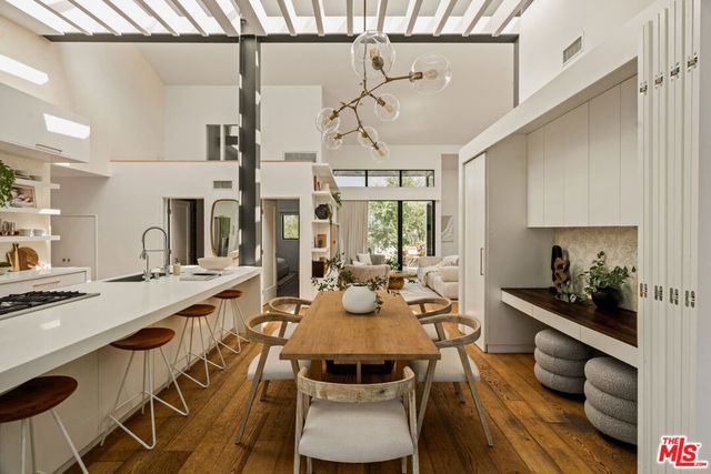3526 Stoner Avenue, Los Angeles, CA 90066