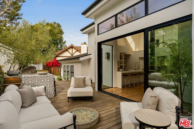 3526 Stoner Avenue, Los Angeles, CA 90066