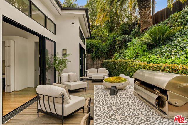 3526 Stoner Avenue, Los Angeles, CA 90066