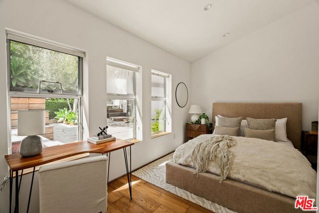 3526 Stoner Avenue, Los Angeles, CA 90066