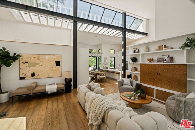 3526 Stoner Avenue, Los Angeles, CA 90066