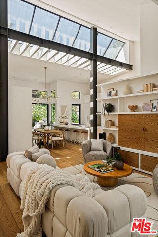 3526 Stoner Avenue, Los Angeles, CA 90066