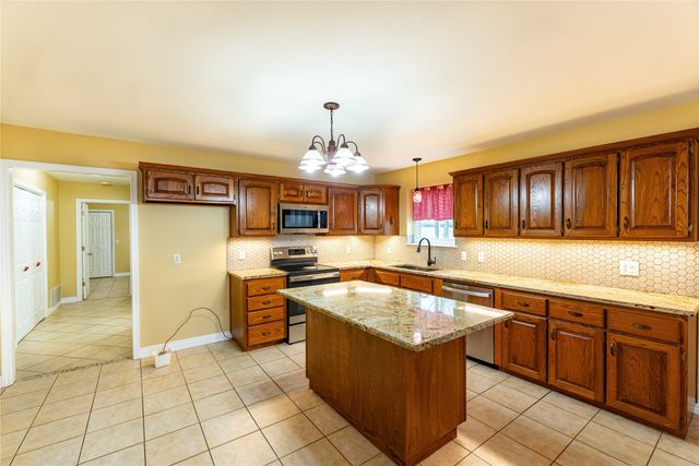 761 County Road 13550, Pattonville, TX 75468