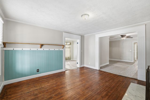 4162 Louisville Road, Salvisa, KY 40372