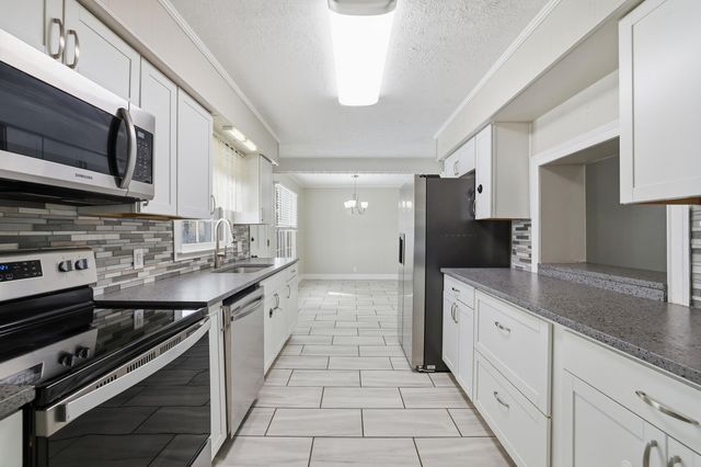 4162 Louisville Road, Salvisa, KY 40372