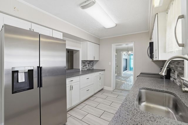 4162 Louisville Road, Salvisa, KY 40372