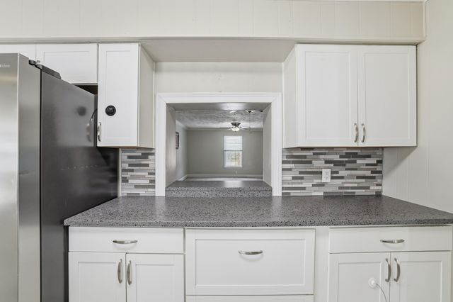 4162 Louisville Road, Salvisa, KY 40372