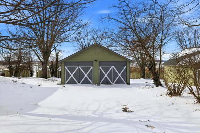 4162 Louisville Road, Salvisa, KY 40372