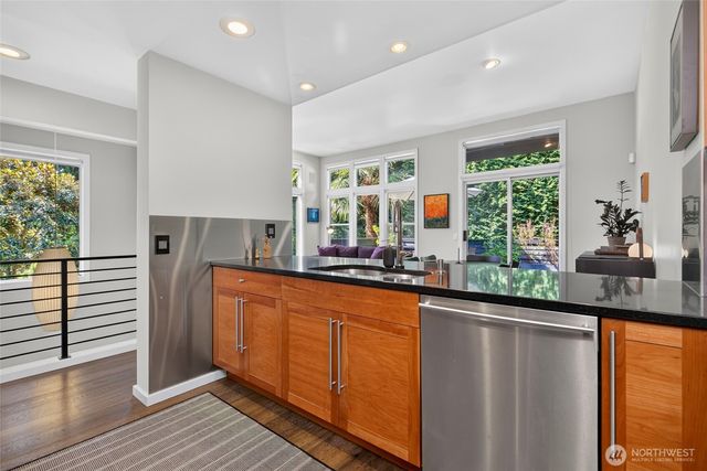 2518 E Roy Street, Seattle, WA 98112