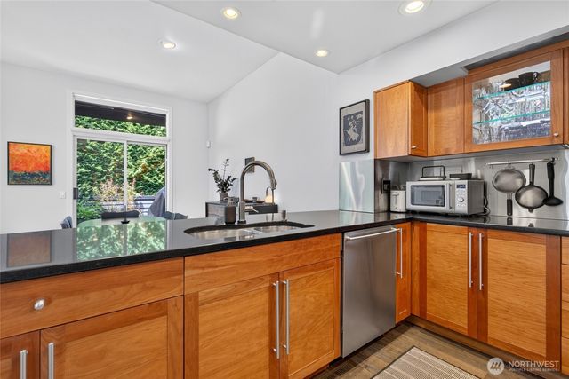 2518 E Roy Street, Seattle, WA 98112