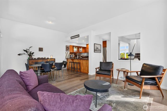 2518 E Roy Street, Seattle, WA 98112