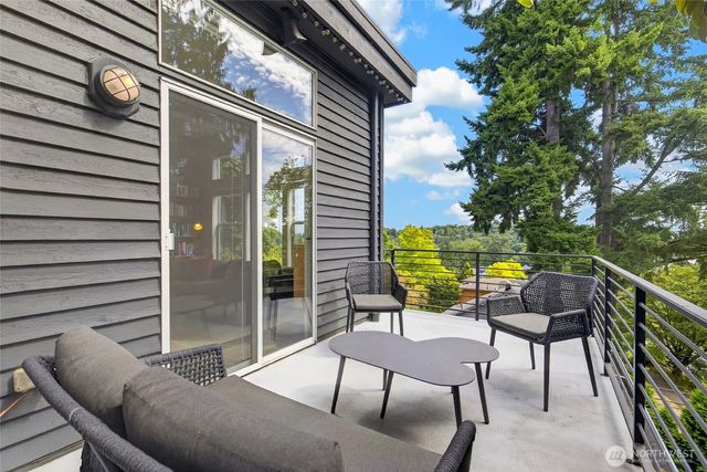 2518 E Roy Street, Seattle, WA 98112