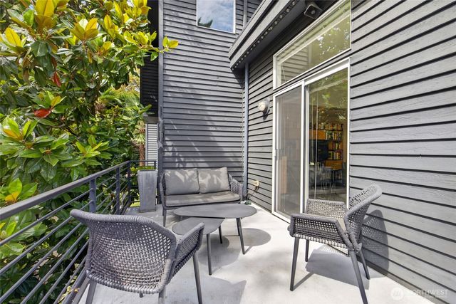2518 E Roy Street, Seattle, WA 98112