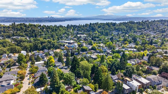 2518 E Roy Street, Seattle, WA 98112