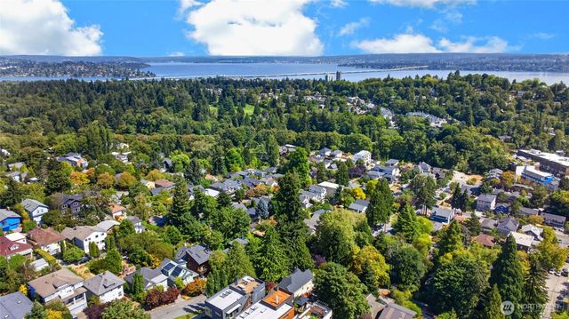 2518 E Roy Street, Seattle, WA 98112