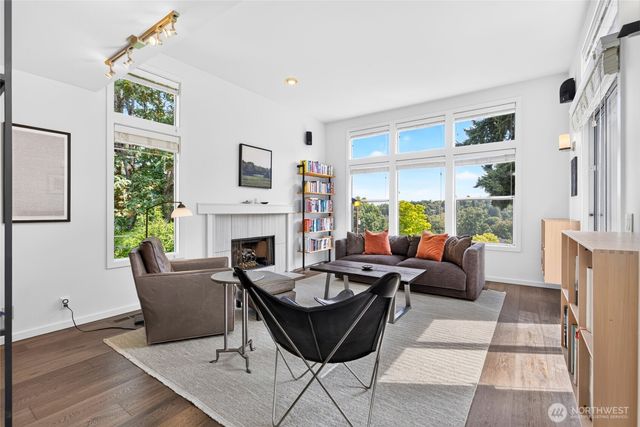 2518 E Roy Street, Seattle, WA 98112