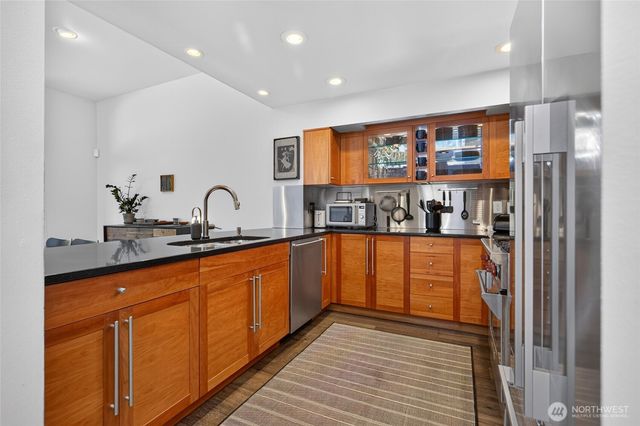 2518 E Roy Street, Seattle, WA 98112