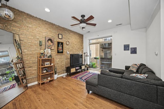 1641 W Farwell Avenue 2N, Chicago, IL 60626