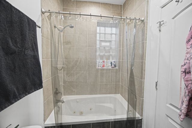1641 W Farwell Avenue 2N, Chicago, IL 60626