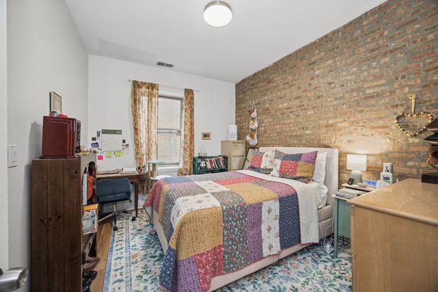 1641 W Farwell Avenue 2N, Chicago, IL 60626