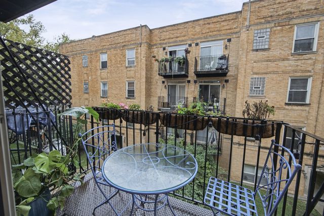 1641 W Farwell Avenue 2N, Chicago, IL 60626