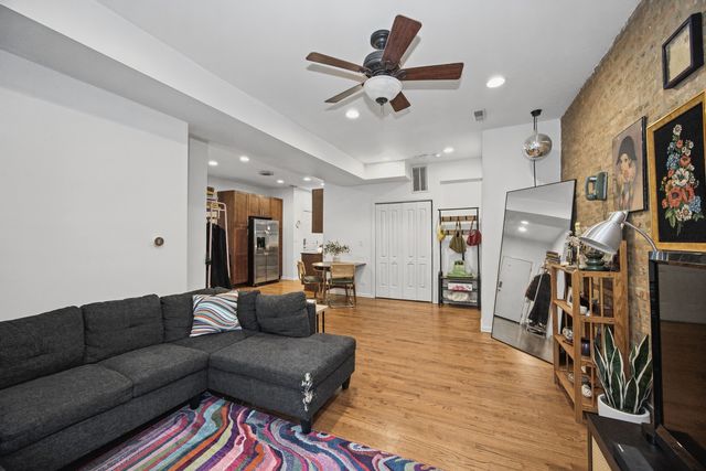 1641 W Farwell Avenue 2N, Chicago, IL 60626