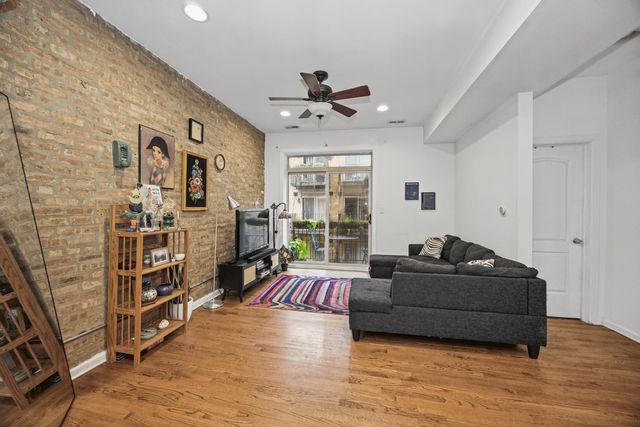 1641 W Farwell Avenue 2N, Chicago, IL 60626
