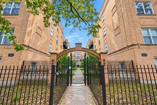 1641 W Farwell Avenue 2N, Chicago, IL 60626