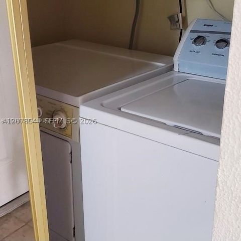 1305 W 46th St 108, Hialeah, FL 33012