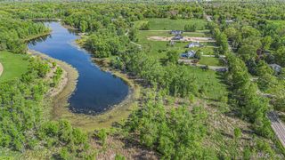 E Beach Drive, Holly, MI 48442