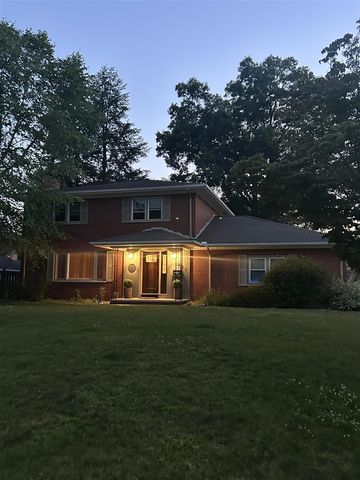 921 Par 4 Circle, Kalamazoo, MI 49008