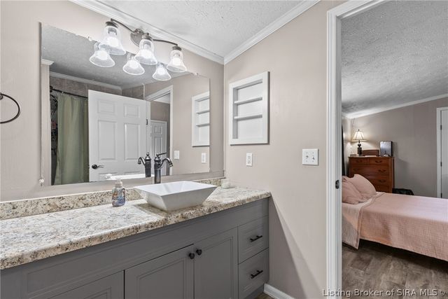 829 Greenrow Drive, Lanesville, IN 47136