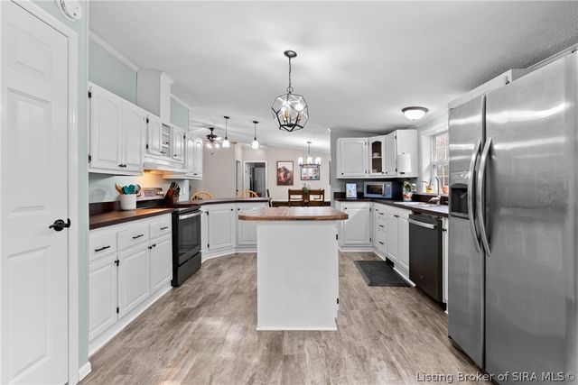 829 Greenrow Drive, Lanesville, IN 47136