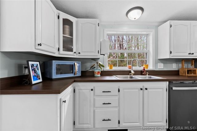 829 Greenrow Drive, Lanesville, IN 47136